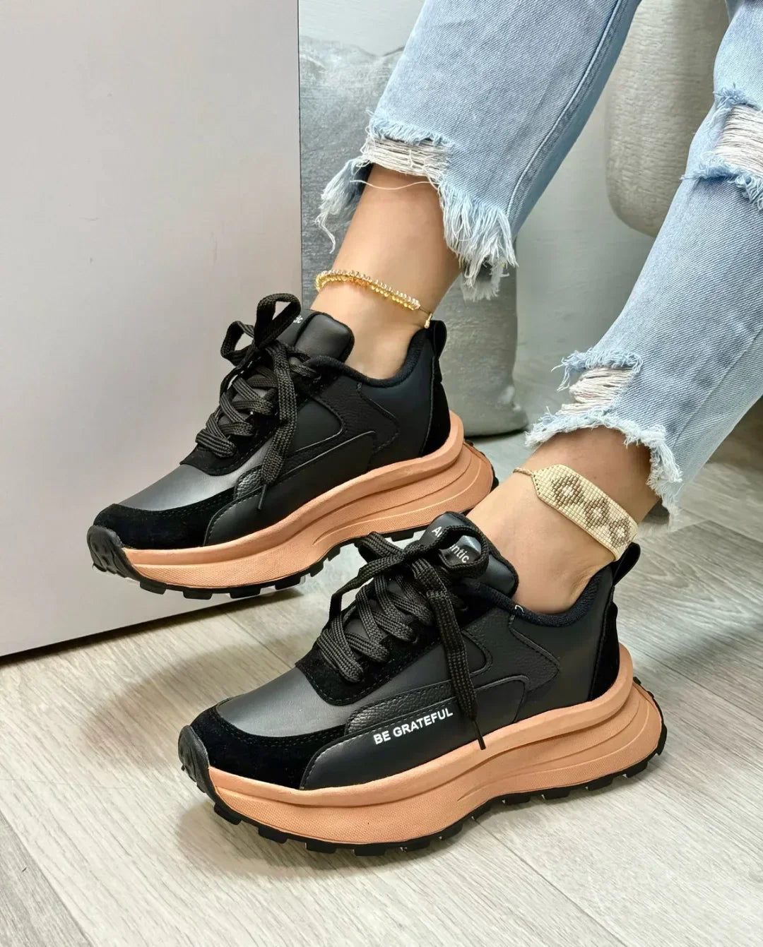 gid://shopify/MediaImage/24532744110174