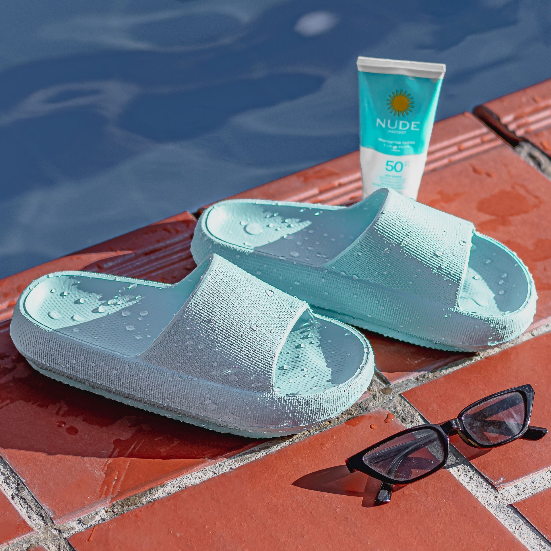 gid://shopify/MediaImage/24532715536478