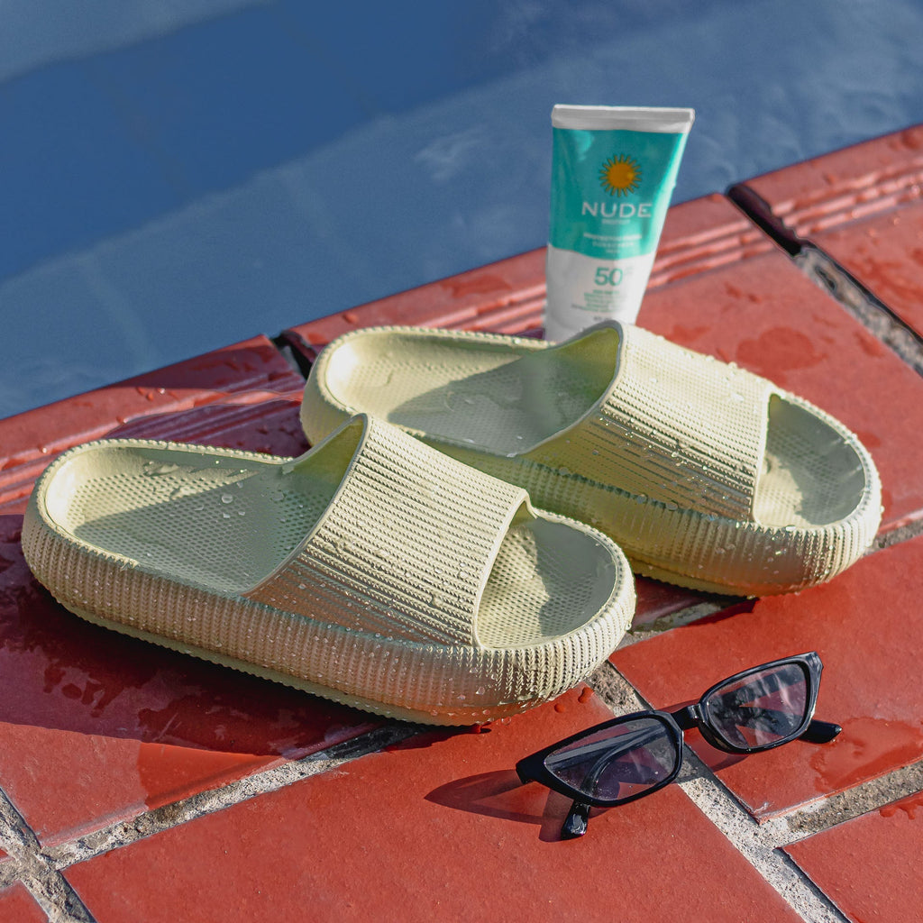 gid://shopify/MediaImage/24532715700318