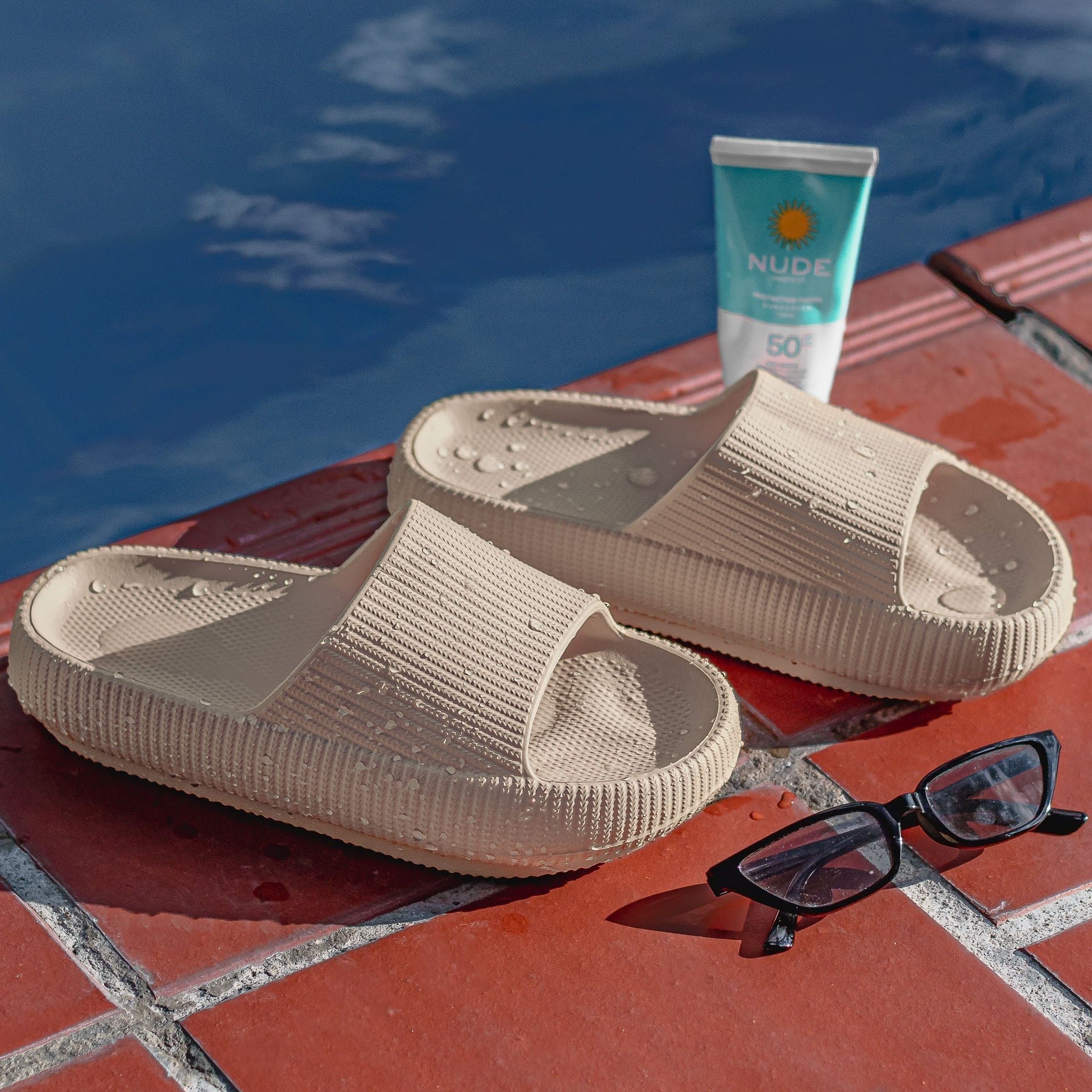 gid://shopify/MediaImage/24532715733086